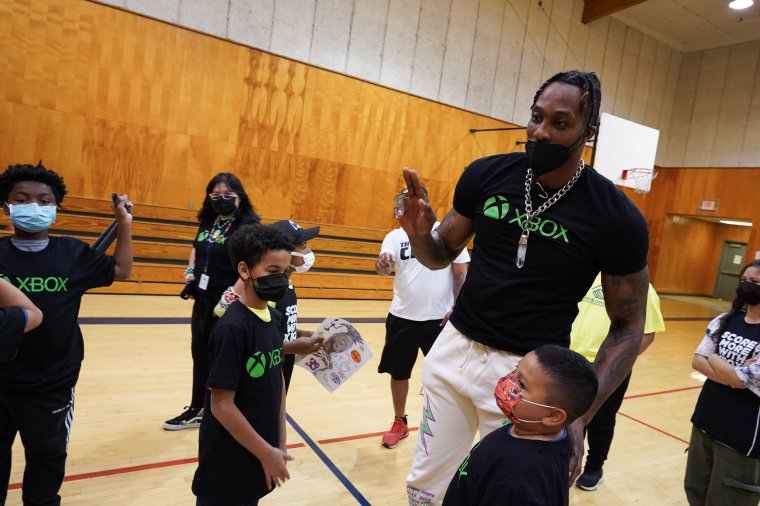Dwight Howard Surprises Boys & Girls Club with State-of-the-Art Gaming Dream Spaces with Xbox