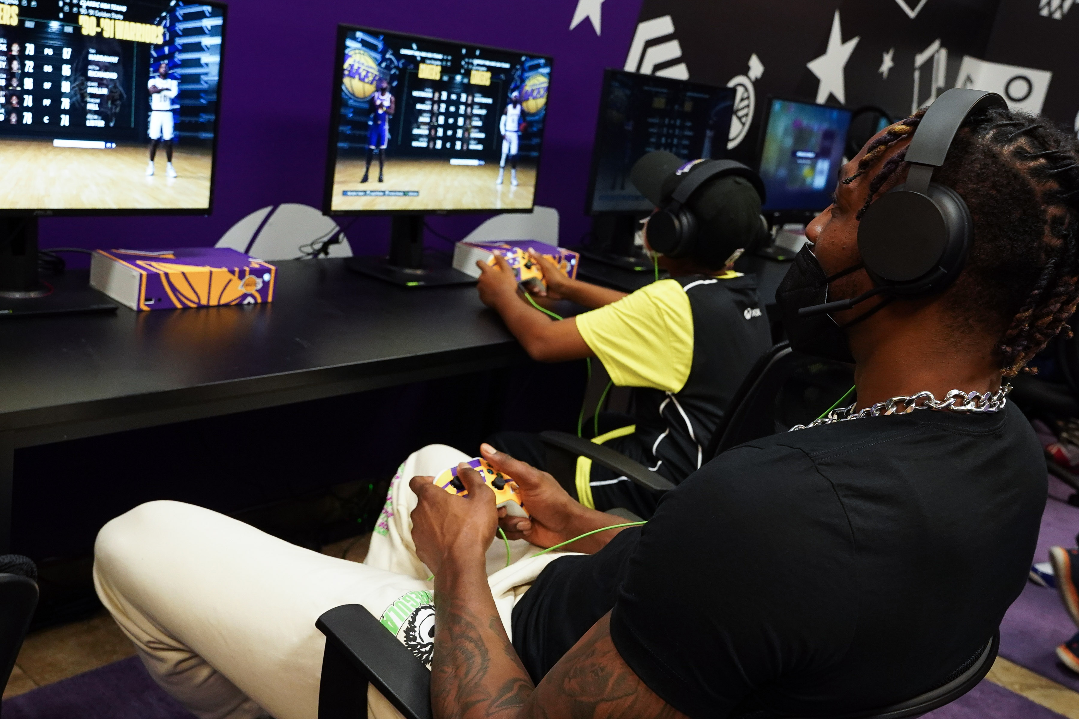 Dwight Howard Surprises Boys & Girls Club with State-of-the-Art Gaming Dream Spaces with Xbox