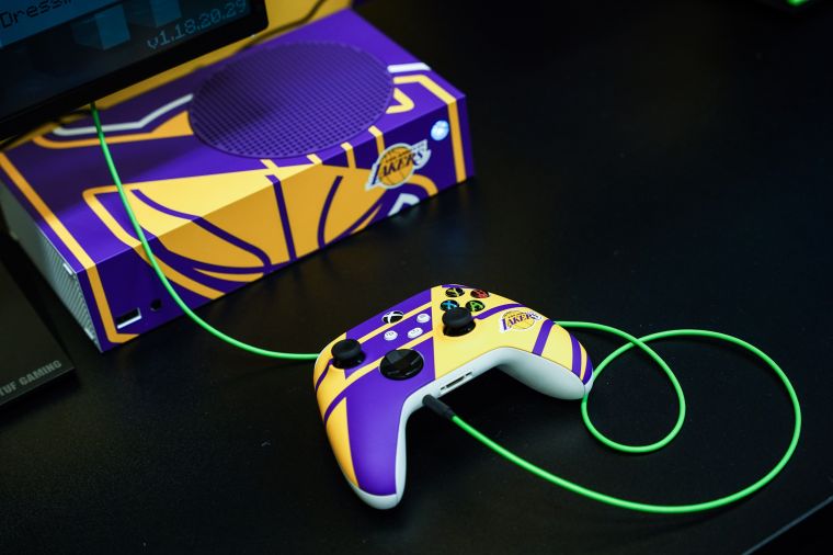 Dwight Howard Surprises Boys & Girls Club with State-of-the-Art Gaming Dream Spaces with Xbox