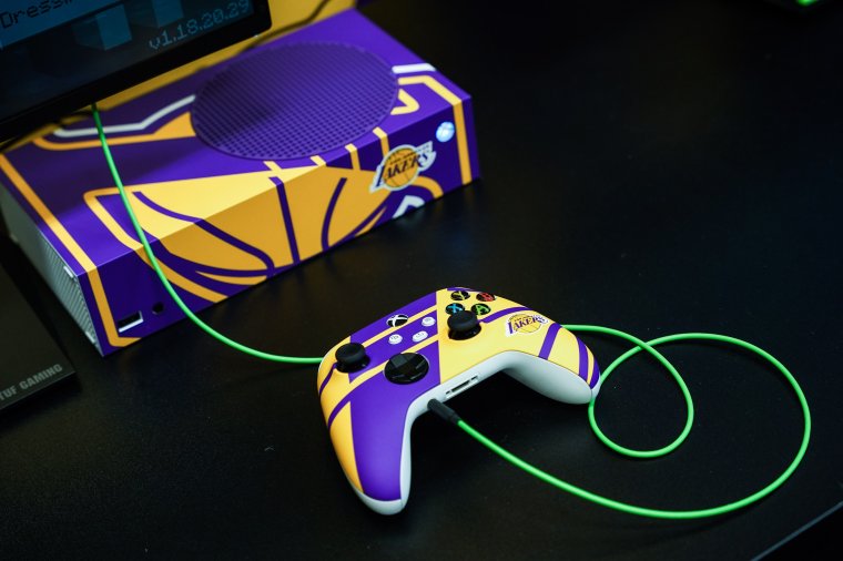 Dwight Howard Surprises Boys & Girls Club with State-of-the-Art Gaming Dream Spaces with Xbox