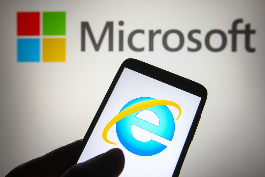 Internet Explorer Put of Misery By Microsoft, Twitter Says Their Goodbyes
