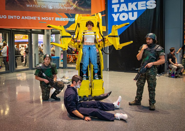 Ripley, Bishop and Space Marines (Aliens)