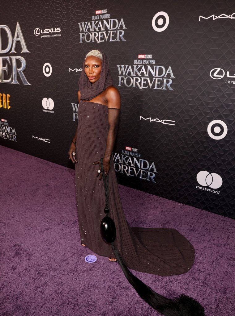 Michaela Coel (Aneka)