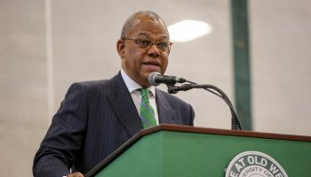 Rev. Calvin O. Butts III speaks at SUNY Old Westbury convocation in 2019