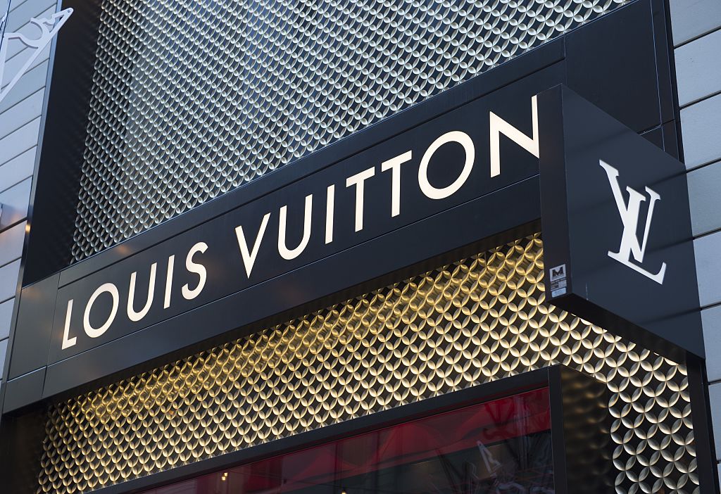 Thief Knocks Himself The F*ck Out Trying To Rob A Louis Vuitton Store