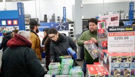 Stores Open Evening Of Thanksgiving For Early Black Friday Sales