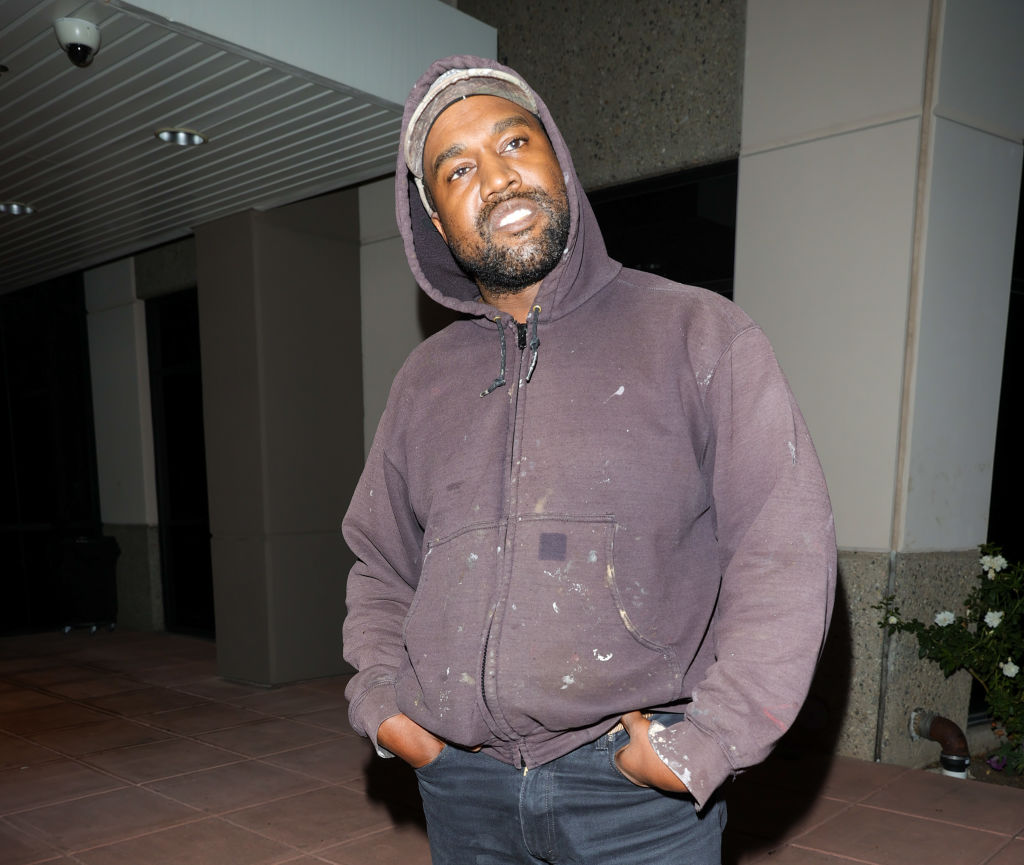 Kanye West Menunjukkan Mantan Karyawan YEEZY Rekaman Seksnya