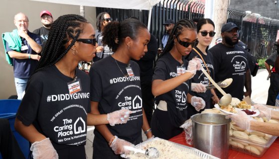 Diddy Gifts His Twin Daughters Matching Range Rovers