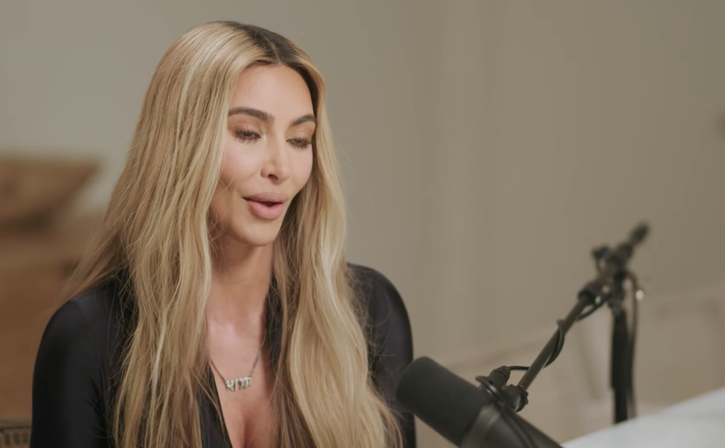 Kim Kardashian Menangis Berbicara Tentang Pengasuhan Bersama dengan Kanye West