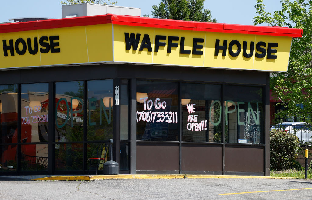 Waffle House worker Deflects Chair During Brawl, Twitter Reacts