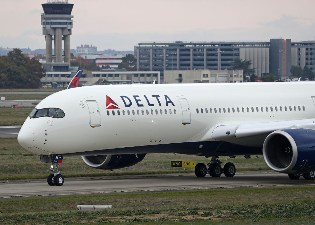 Delta Airlines Airbus A350-941 neo test in Toulouse