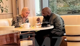 Bianca Censori x Kanye West dining