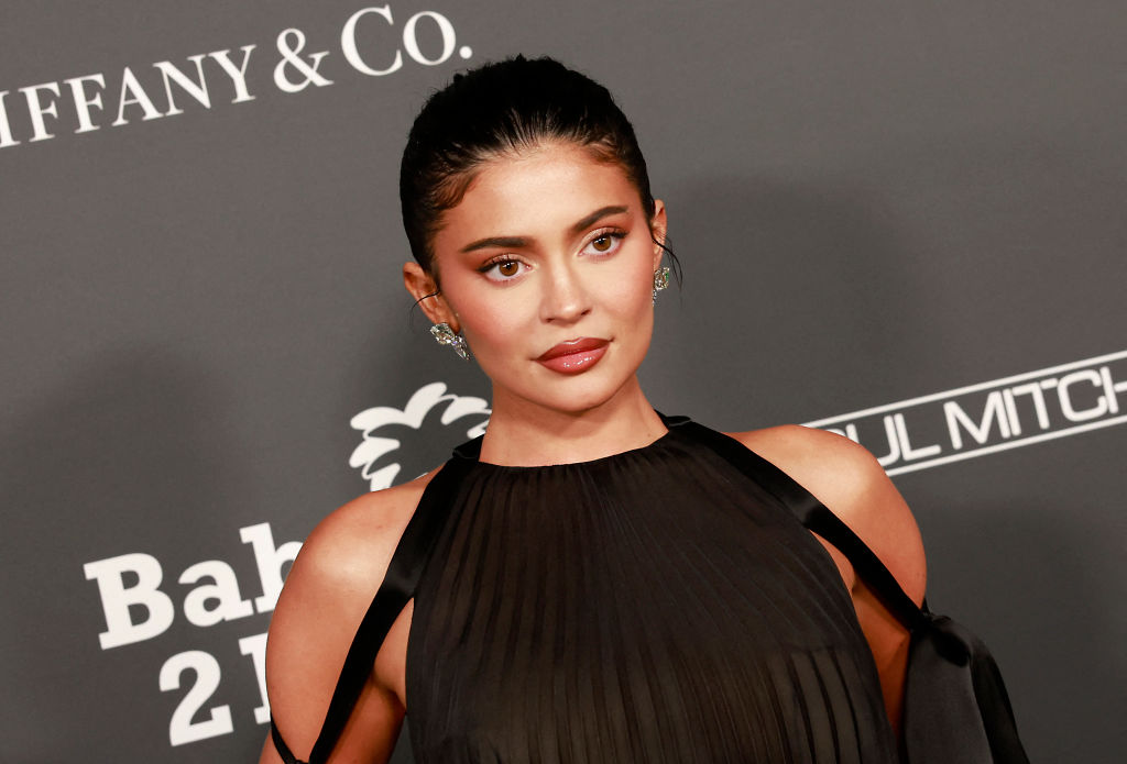 Allegedly Self-Made Kylie Jenner Clarifies How To Pronounce Son’s Name 