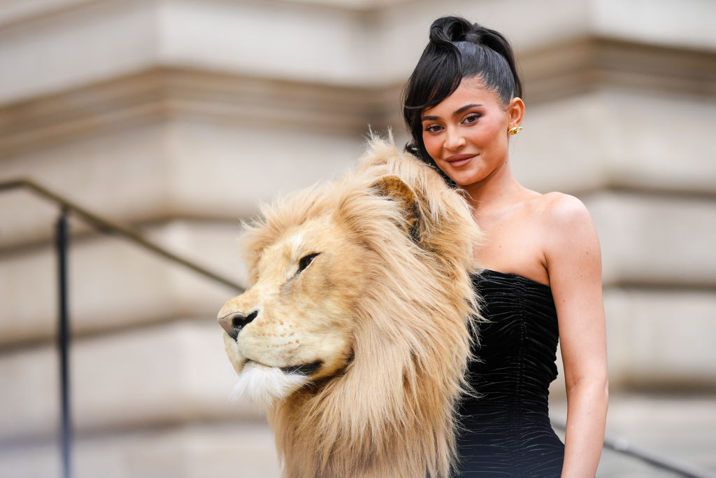 Kylie Jenner & Her Faux Lion Head Was A Hit With PETA
