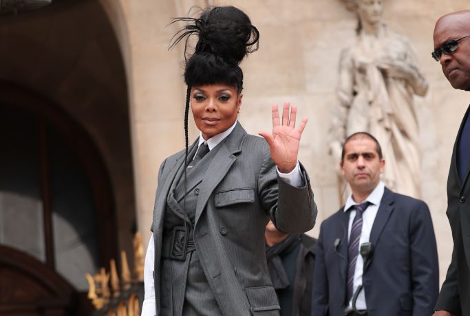 Thom Browne : Outside Arrivals - Paris Fashion Week - Womenswear Spring/Summer 2023