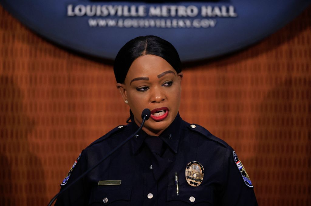 DOJ Mengekspos Pelecehan Ras Konstan Oleh Polisi Louisville