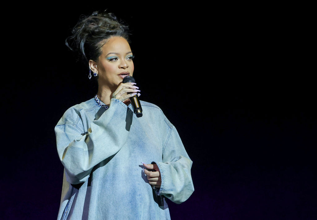 Rihanna Cast To Play Smurfette In New ‘Smurfs’ Film