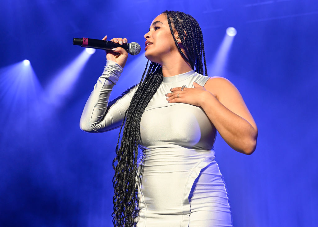 Jorja Smith Attacked By Internet Bozos For Having Grown Woman Curves