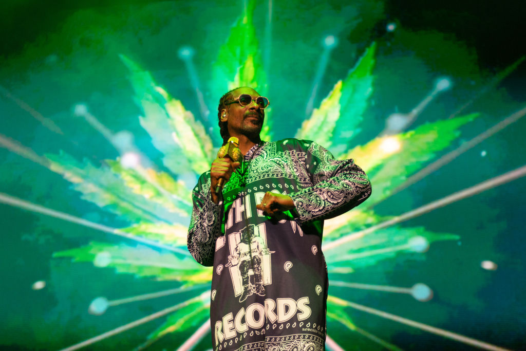 Nardwuar Interviews Snoop Dogg During ‘High School Reunion’ Tour
