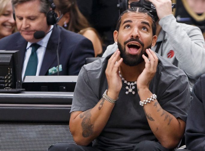 Drake Lets The Kentucky Wildcats Hold Practice At His Mansion