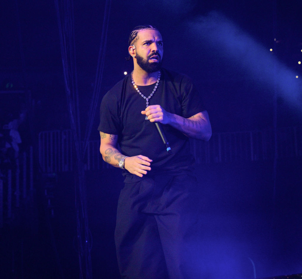 Drake's looking for the lady that threw her 36G bra on stage as he