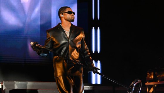 Usher Shares How Jay-Z Called Him After Super Bowl Halftime
Performance Announcement