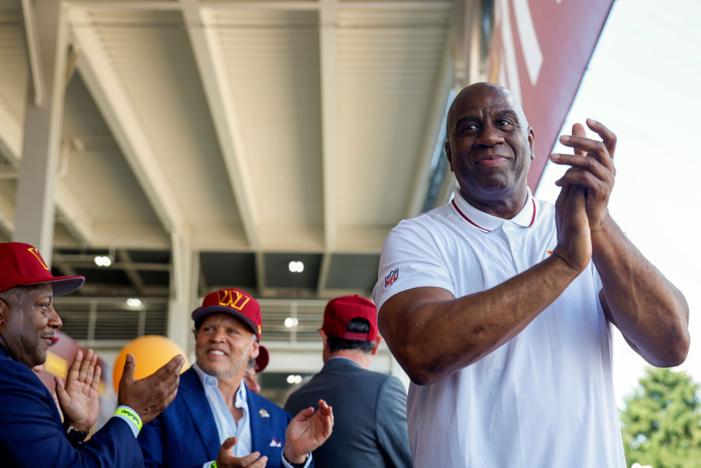 Magic Johnson Becomes 4th Athlete To Become A Billionaire