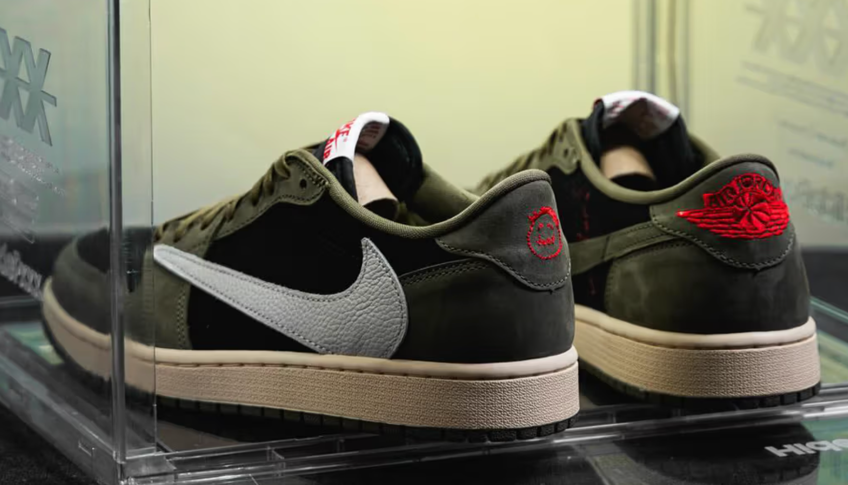 Air Jordan 1 Travis Scott Low