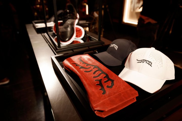 Тайгер Вудс и TaylorMade Golf анонсируют новый бренд одежды и обуви Sun Day Red