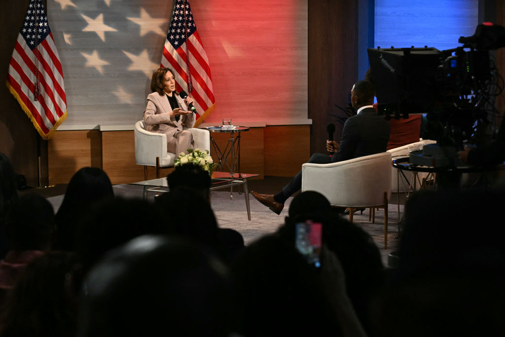 US-VOTE-POLITICS-HARRIS