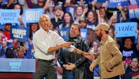 Barack-Obama-Rallies-Voters-in-Detroit