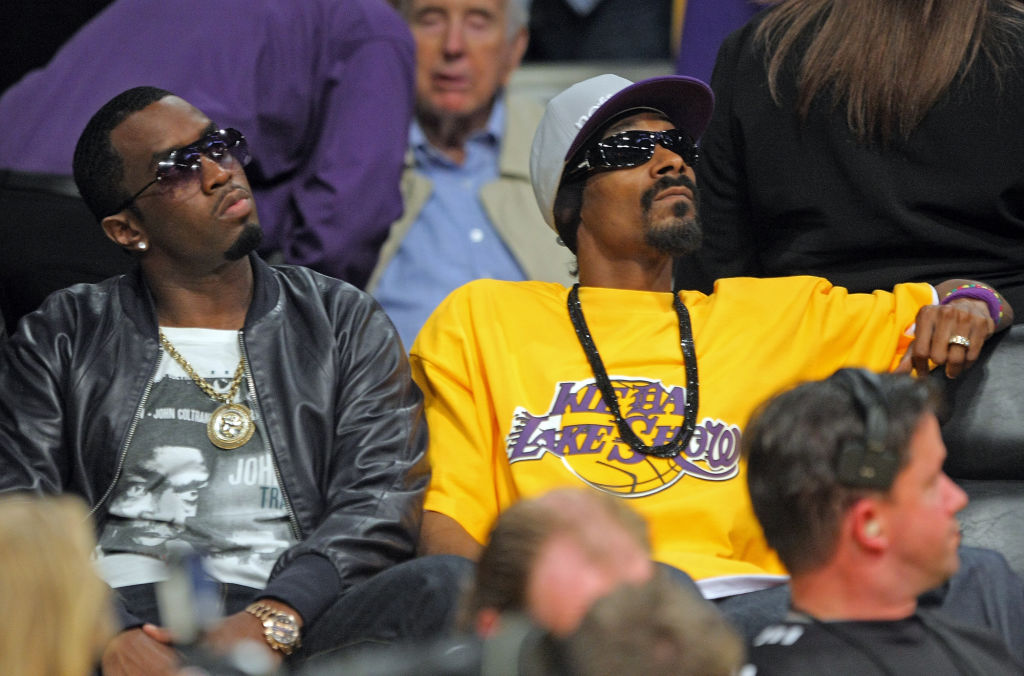 (061510 Los Angeles, CA) P. Diddy and Snoop Dogg in the second quarter of Game 6 of the NBA Finals at the Staples Center Tuesday, June 15, 2010. Staff Photo by Matt Stone