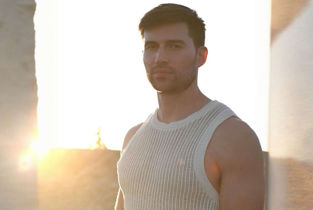 Derek Dixon
