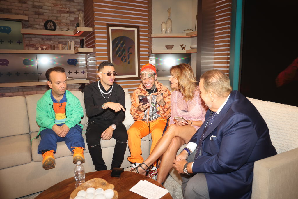 Tekashi 69 And Lenier Mesa Visit "El Gordo Y La Flaca"