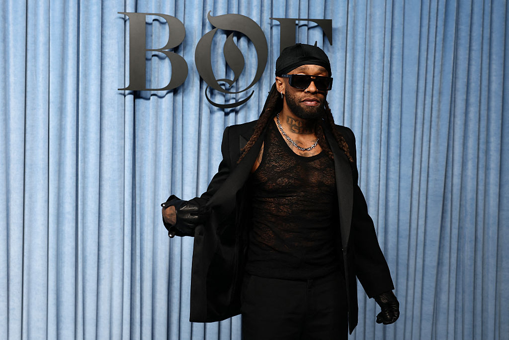 FASHION-FRANCE-WOMEN-BOF500-GALA