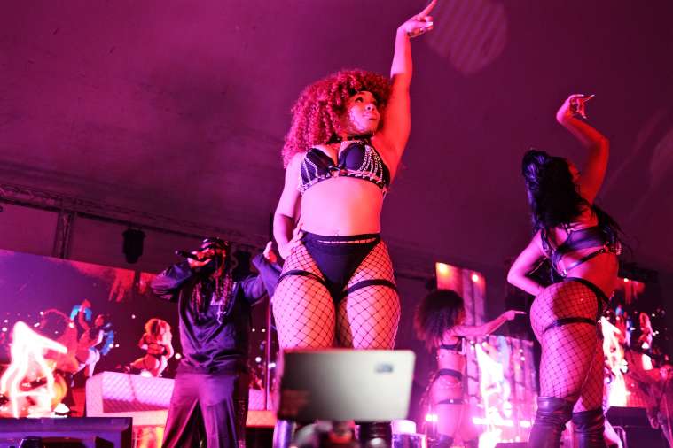 PartyNextDoor dancers steal the show