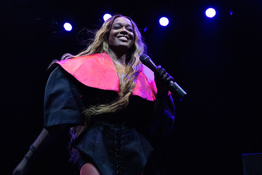 Chicken Bone Thrower Azealia Banks Tries On Islamphobia For Size