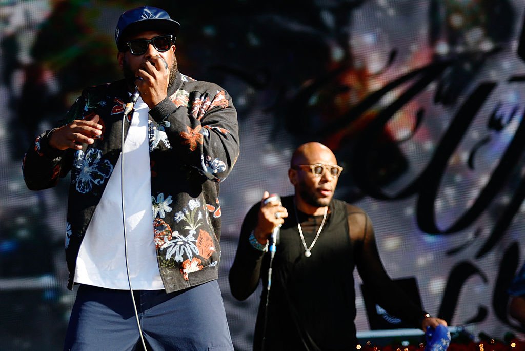 Talib Kweli Seen Yelling At Venue Security During Live Set