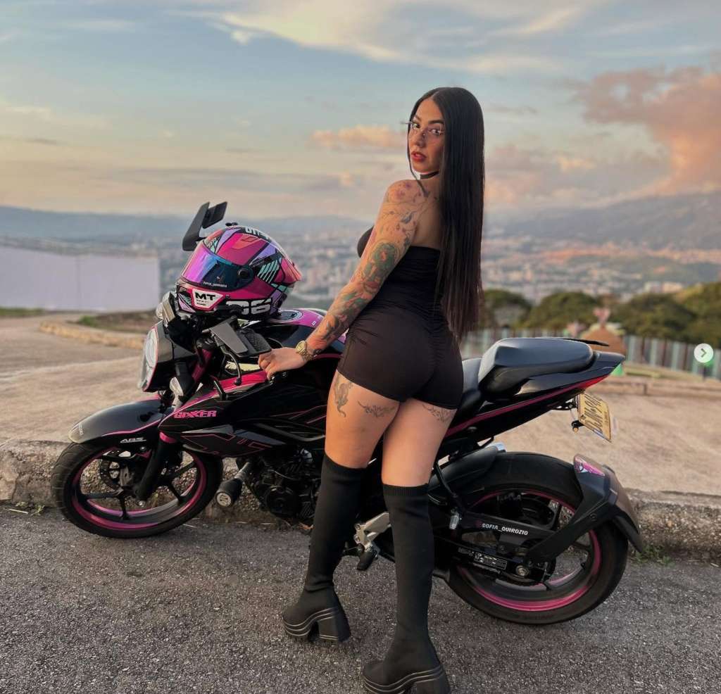 Bikergirl aka Karen Sofía Quiroz Ramírez