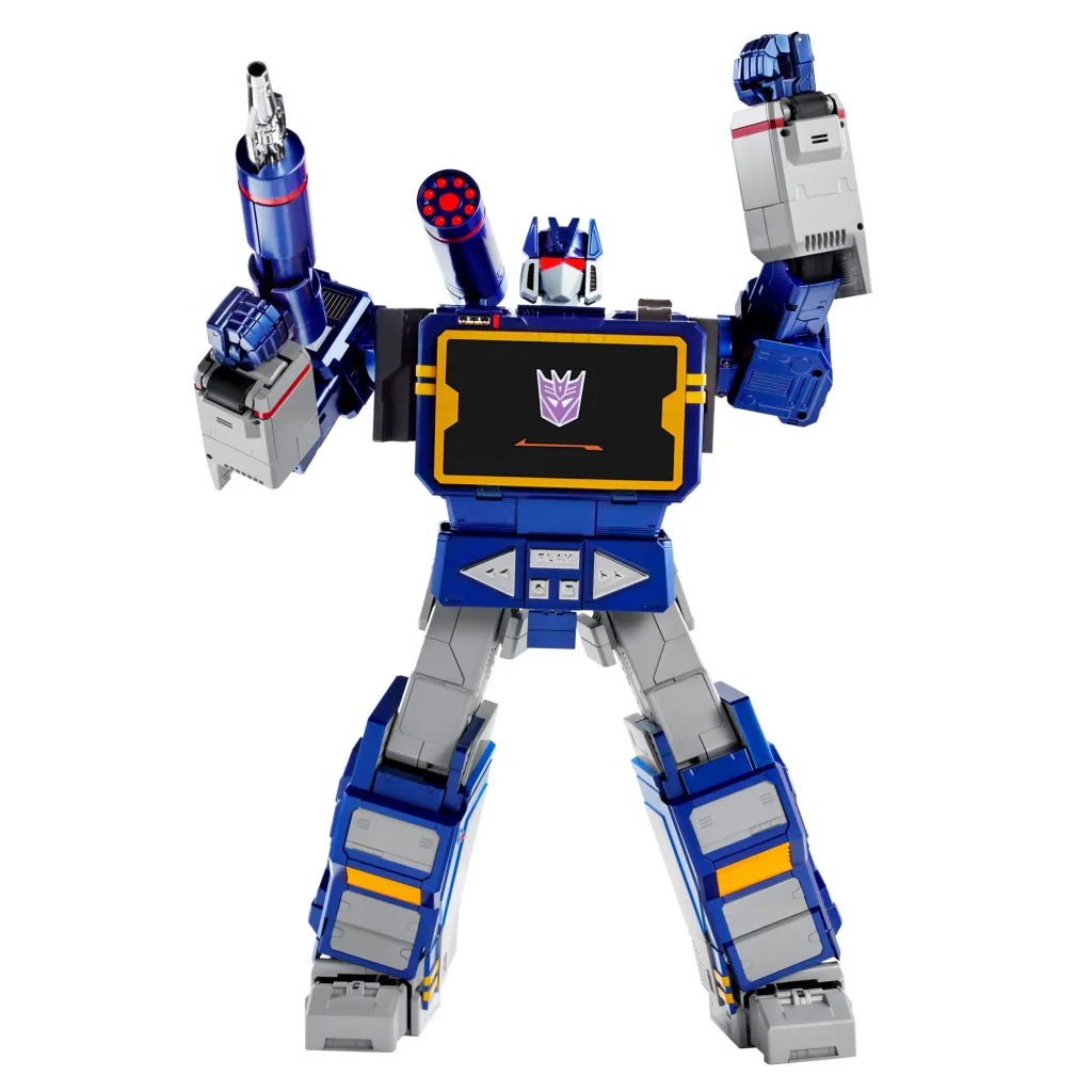 Hasbro & Robosen Auto-Converting TRANSFORMERS Soundwave Robot