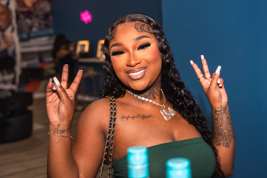 hiphopwired.com - Tron Snow - Love & Hip Hop: Atlanta Star Erica Banks Arrested For Ecstasy Pills