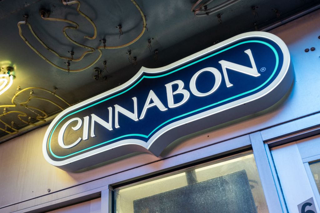 Cinnabon Storefront Sign