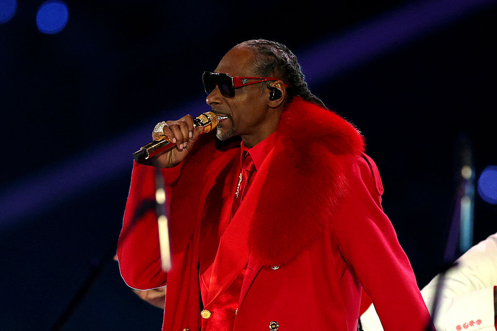 Snoop Dogg’s Holiday Halftime Party Had Fans Busting A Move In Their Living Rooms