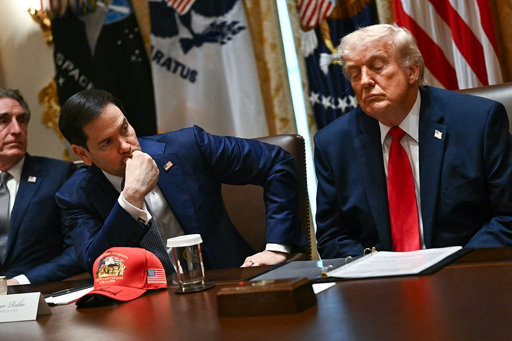 TOPSHOT-US-POLITICS-TRUMP