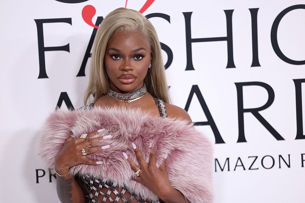 US-ENTERTAINMENT-FASHION-AWARD-ARRIVALS-RED CARPET