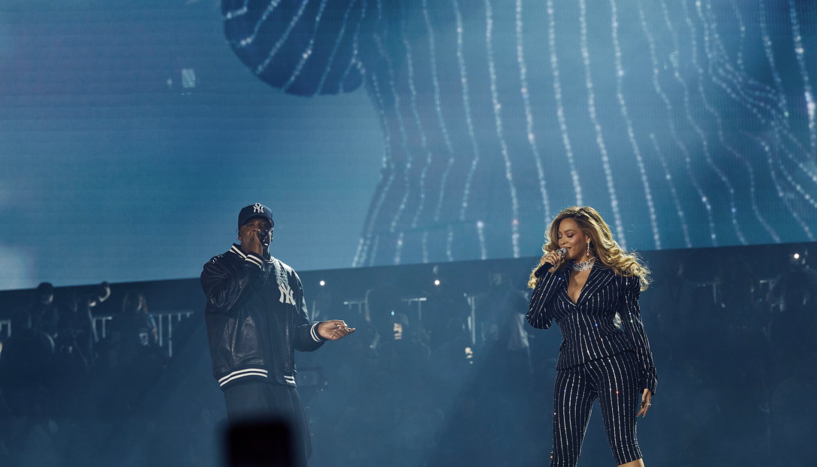 JAŸ-Z Drops Bars On Beyoncé’s “Morning Dew (Donk)” Remix JAŸ-Z Drops Bars On Beyoncé’s “Morning Dew (Donk)” Remix