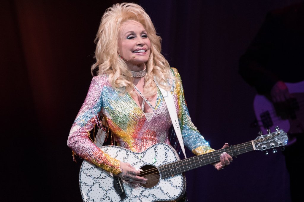 Dolly Parton at Scottrade Center